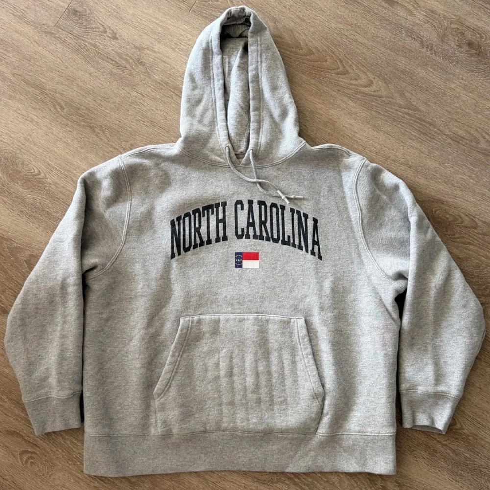 North Carolina Hoodie XXL Gray Collegiate Graphic Pullover Sweatshirt - Picture 8 of 9